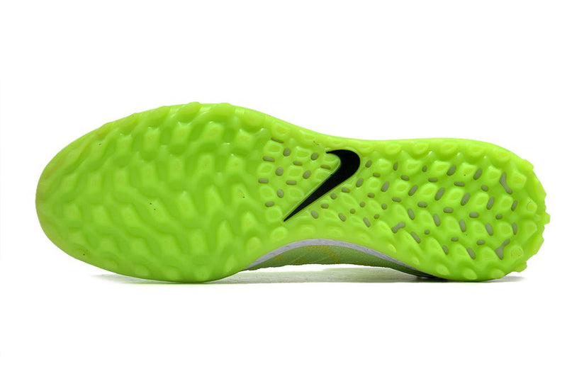 Chuteira Nike Phantom Luna Elite FG