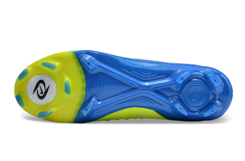 Chuteira Nike Phantom Luna Elite FG