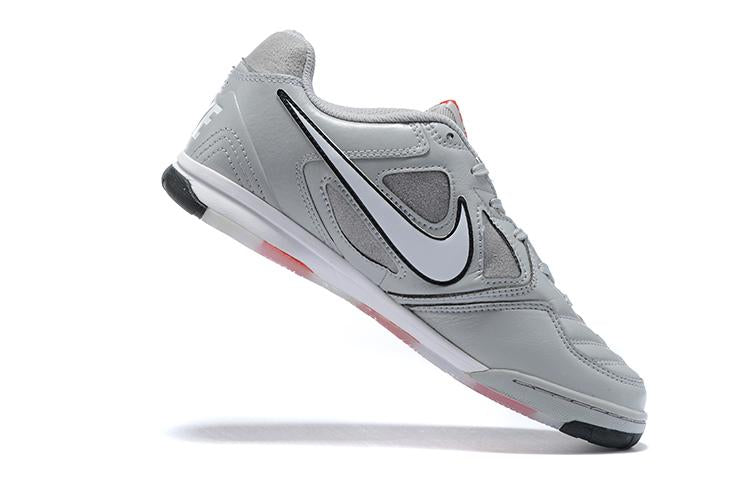 Chuteira Nike Supreme SB Gato IC