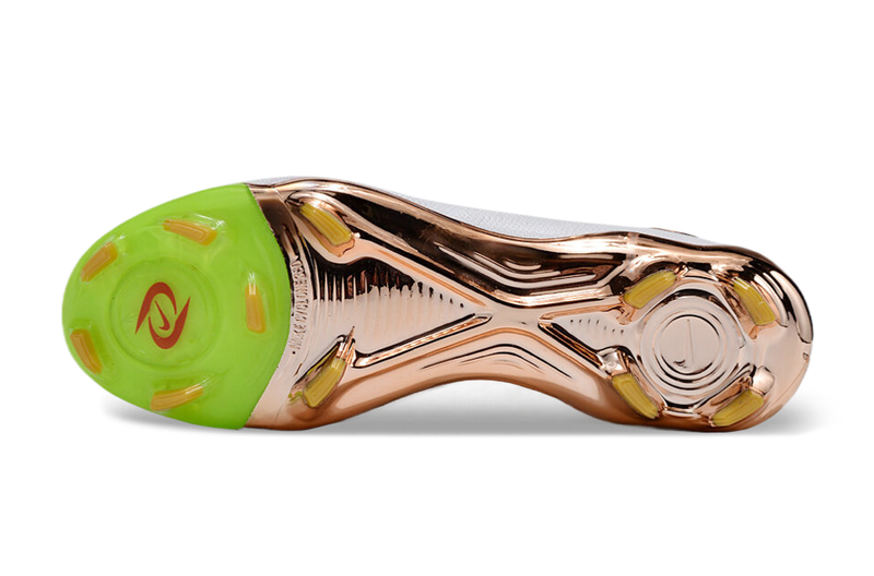 Chuteira Nike Phantom Luna Elite FG