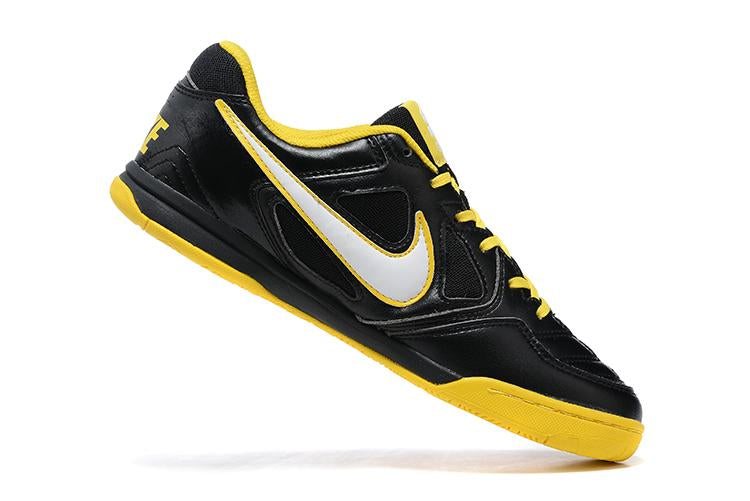 Chuteira Nike Supreme SB Gato IC