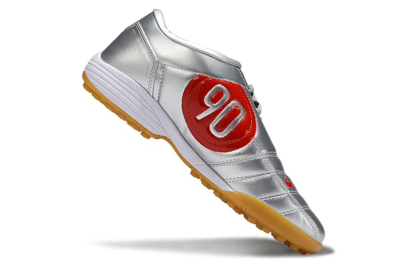 Chuteira Nike Total 90 TF
