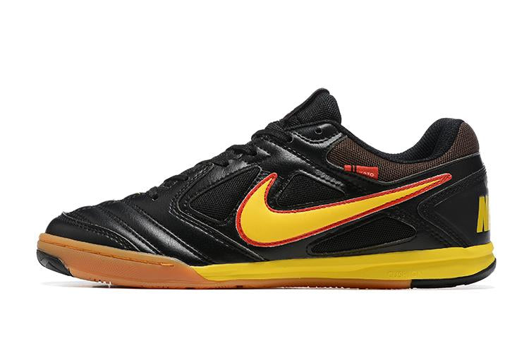 Chuteira Nike Supreme SB Gato IC