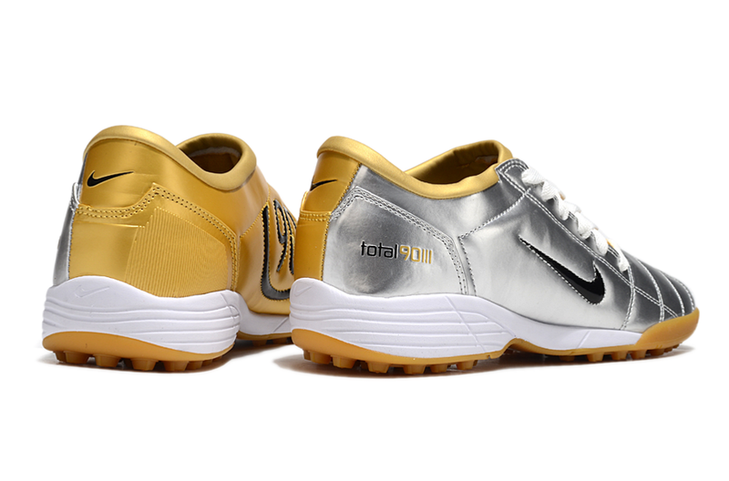 Chuteira Nike Total 90 TF