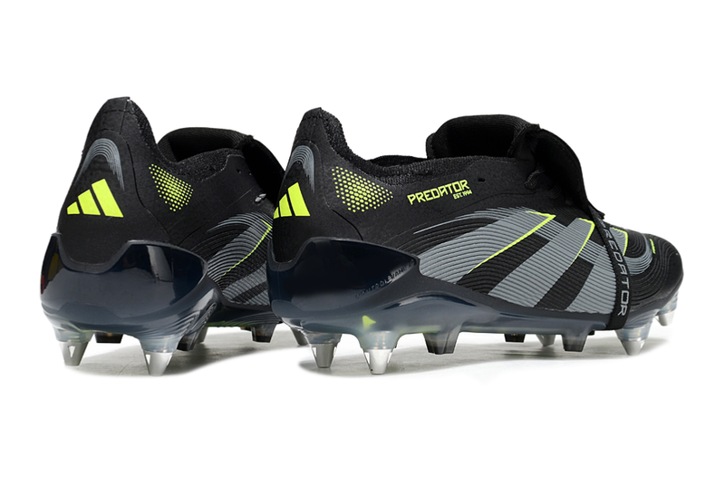 Chuteira Adidas Predator Accuracy SG Trava Mista