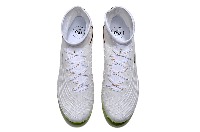 Chuteira Nike Phantom Luna Elite FG