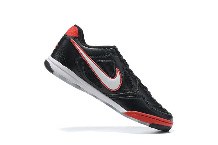 Chuteira Nike Supreme SB Gato IC