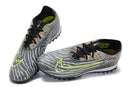 Chuteira Nike Phantom GX Elite TF