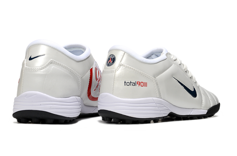 Chuteira Nike Total 90 TF