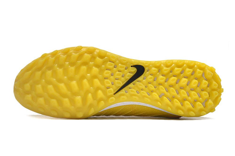 Chuteira Nike Phantom Luna Elite FG